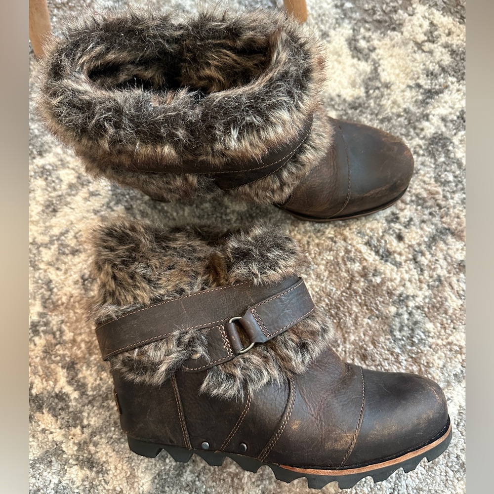 Sorel Faux Fur Lined Brown Ankle Boots